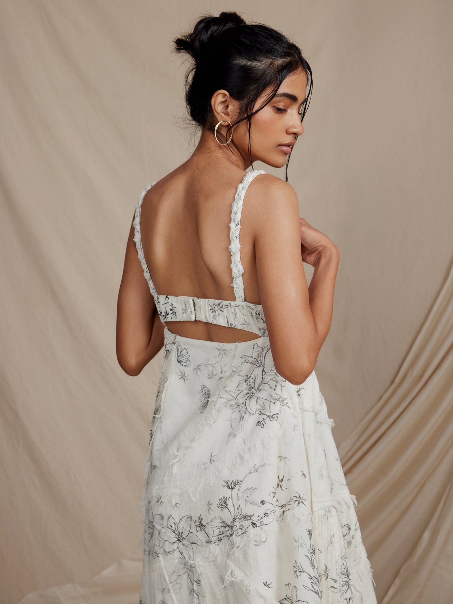 luna-cotton-linen-botanical-dress-back